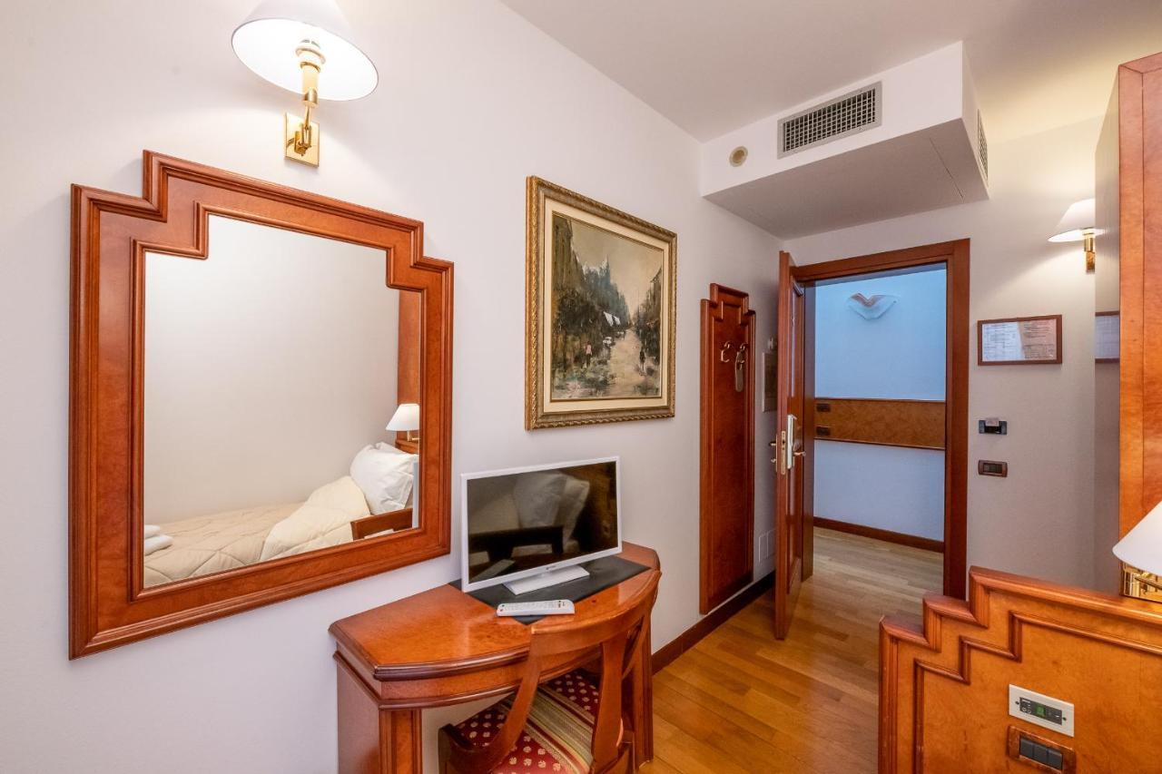 Fuori Hotel 3*
